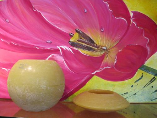 Décor floral peint et vase céramique