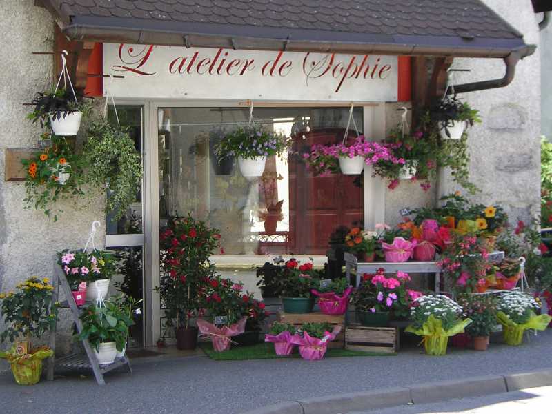 Devanture de la boutique L'atelier de Sophie, rue Gambetta à Faverges